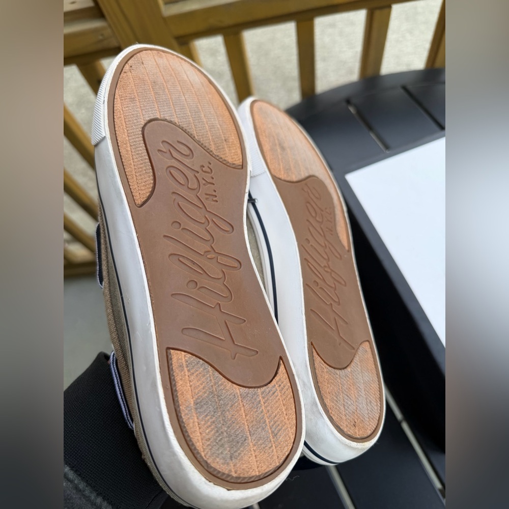 Tommy Hilfiger Men’s Beige/Tan Canvas Boat Shoes with Navy Laces - Picture 4 of 5
